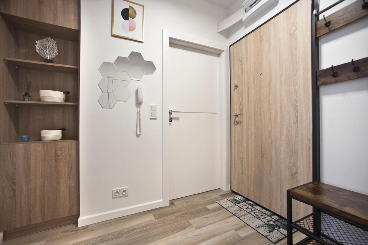 Goclaw P&O Serviced Apartments Varşova Dış mekan fotoğraf