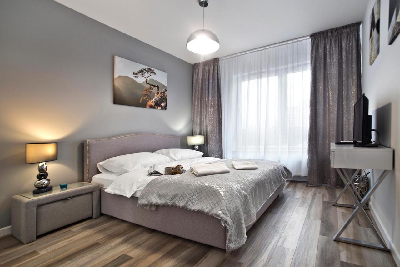 Goclaw P&O Serviced Apartments Varşova Dış mekan fotoğraf